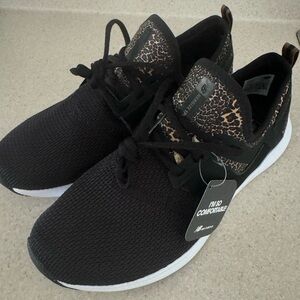 New balance sneakers women’s  size 9